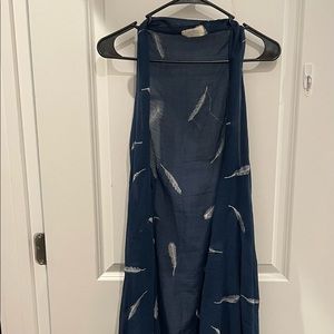 Long blue sleeveless kimono